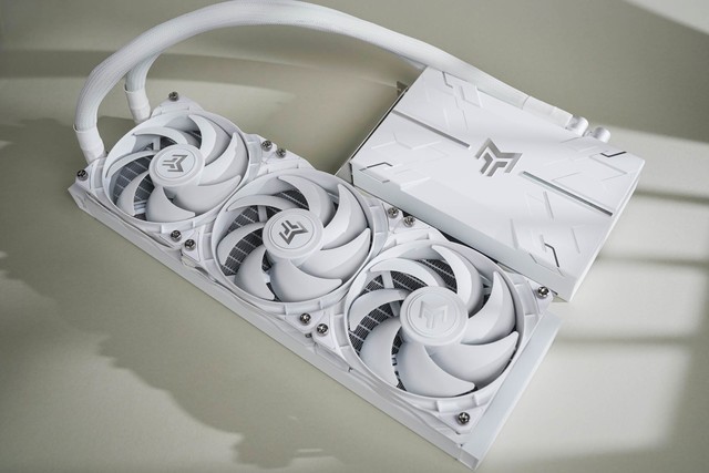 影驰RTX 4090金属大师AIO OC评测 水冷新旗舰