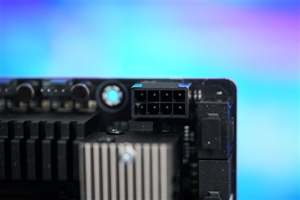 36相极致供电!华硕Pro WS TRX50-SAGE WIFI主板图赏