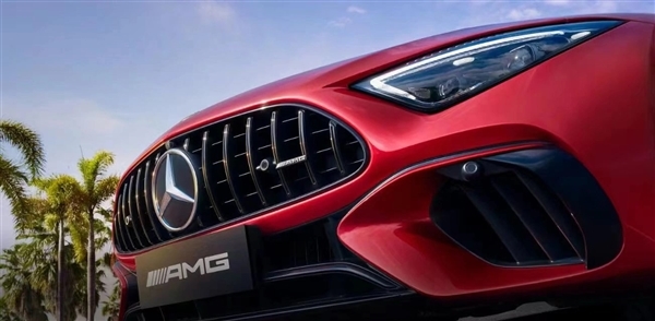 奔驰最美的敞篷跑车!全新AMG SL63登陆国内 依旧搭载V8发动机