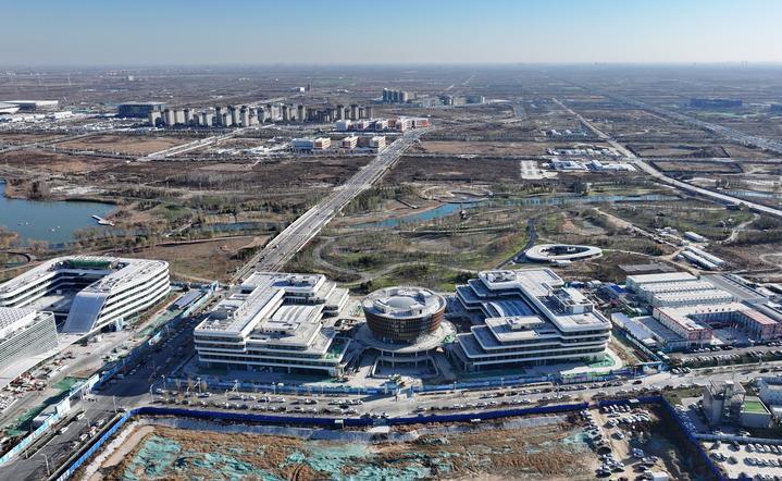 这是中国电信智慧城市产业园项目现场（2023年11月30日摄，无人机照片）。新华社记者 牟宇 摄