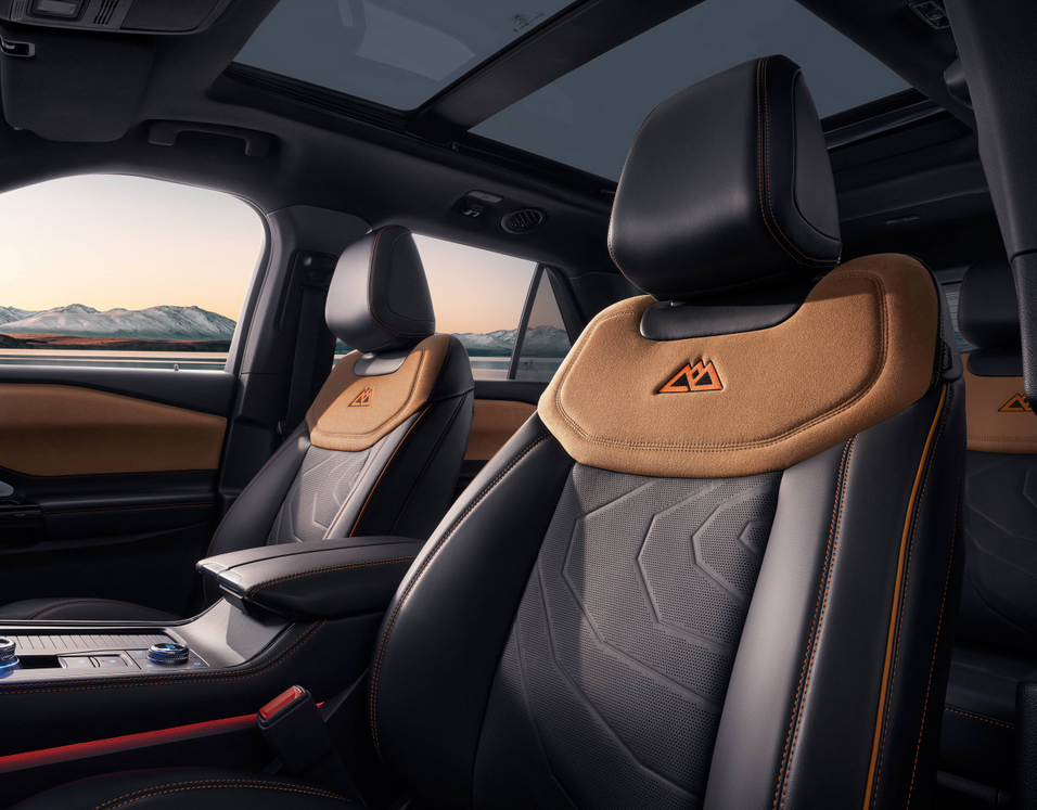 去远方的车有了 福特探险者昆仑巅峰版 6座和7座都是39.98万元