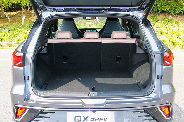 引领品牌迈入插混赛道 试驾江淮QX PHEV