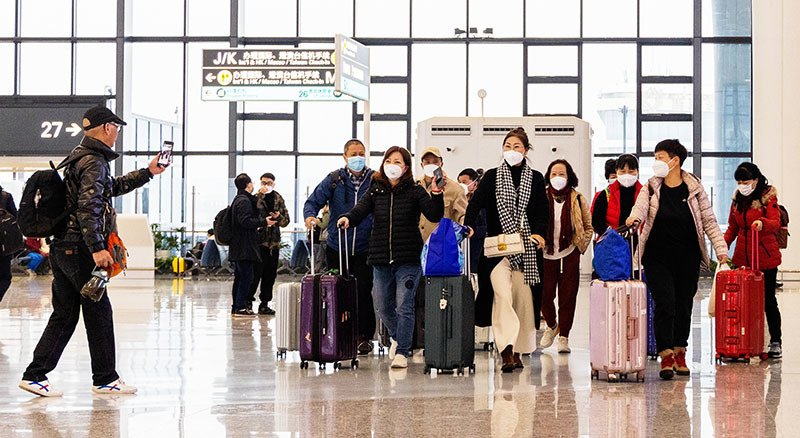 8月10日，文旅部网站发布《文化和旅游部办公厅关于恢复旅行社经营中国公民赴有关国家和地区（第三批）出境团队旅游业务的通知》