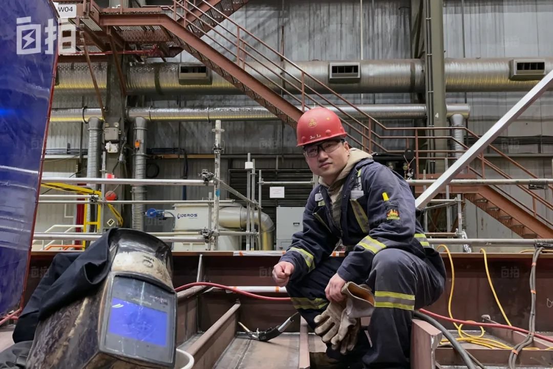 这是我工作的船厂,福利待遇都很好,年薪10万加币。