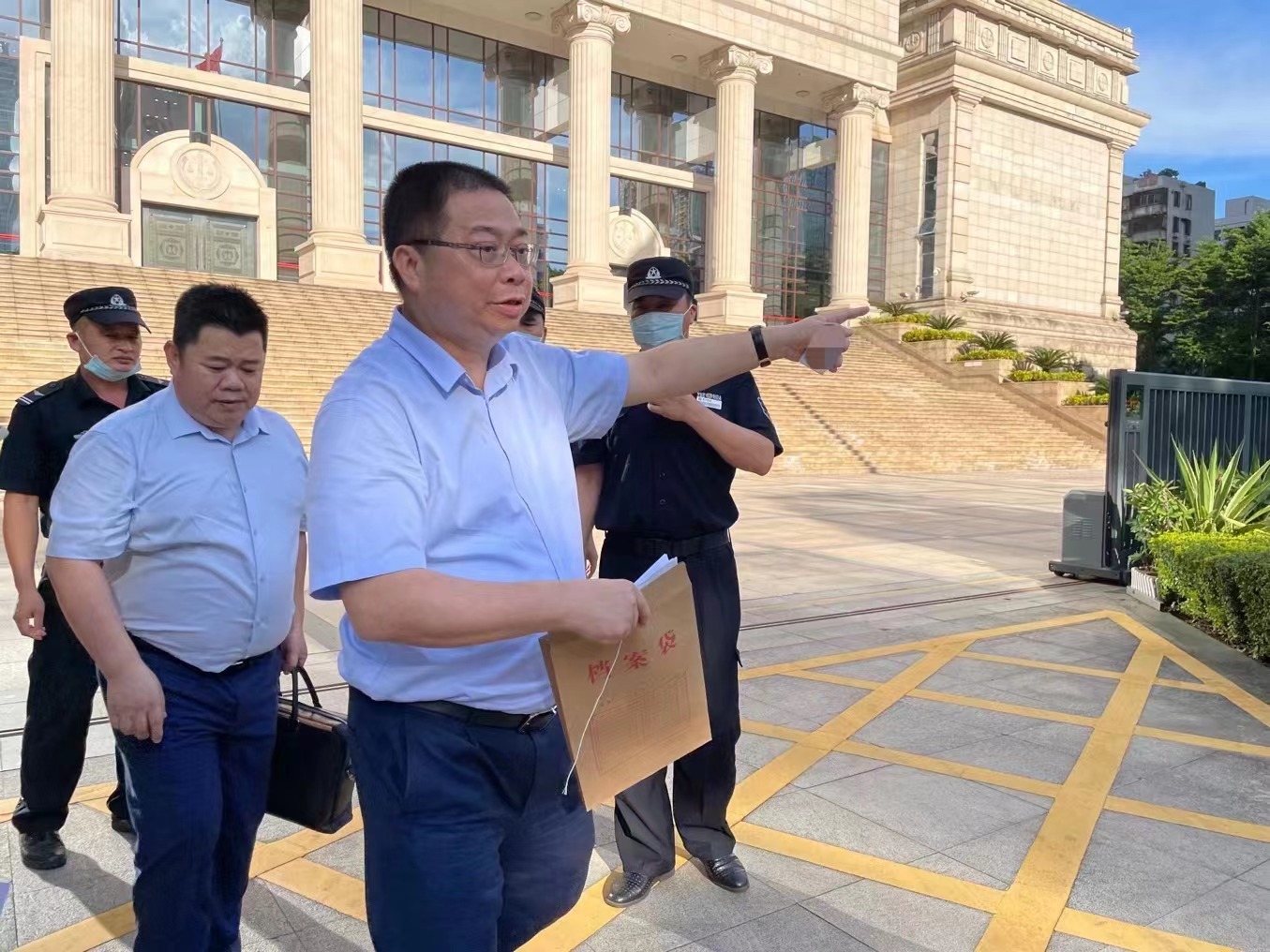 中炬高新控制权之争关键时刻!姚振华现身,回应换掉“自己人”:渎职问责_凤凰网