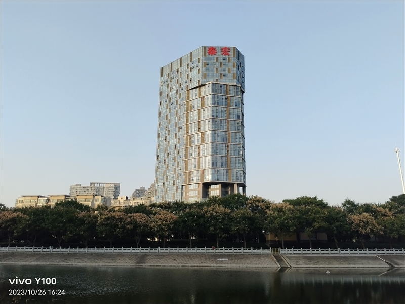 5000mAh电池轻松用一天半!vivo Y100评测:名副其实的千元高颜值续航神机