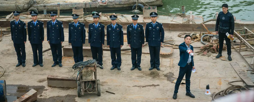 剧中杨健的投降一幕 | 图源《狂飙》