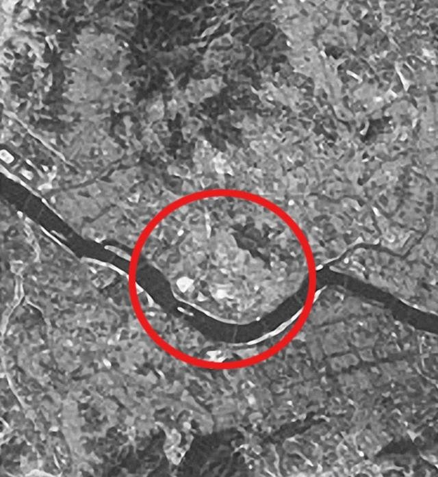去年12月19日，朝鲜媒体公开由朝方拍摄的韩国总统府及其周边地区的卫星照片。图源：韩联社