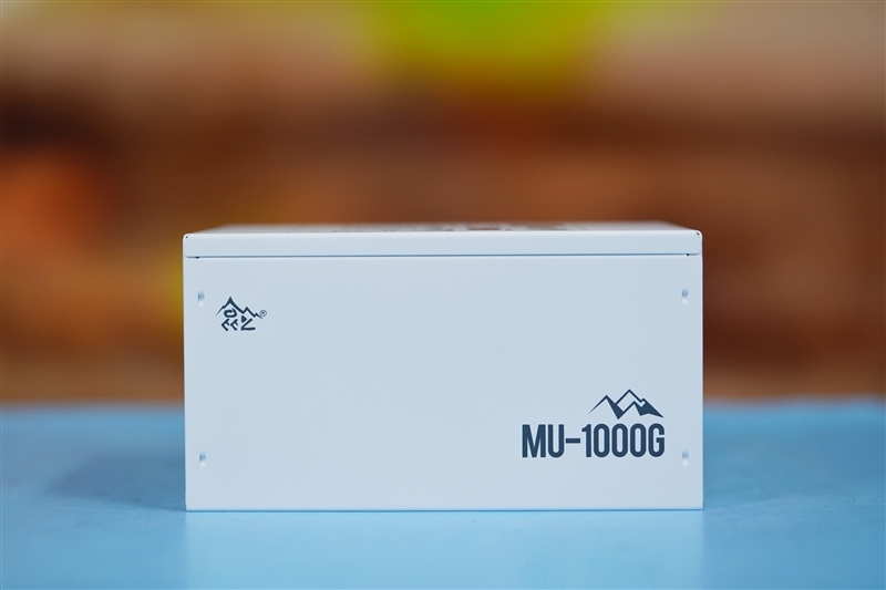 全白颜值 更有性价比!鑫谷昆仑MU-1000G冰山版电源评测:12V满载偏移仅有0.13%