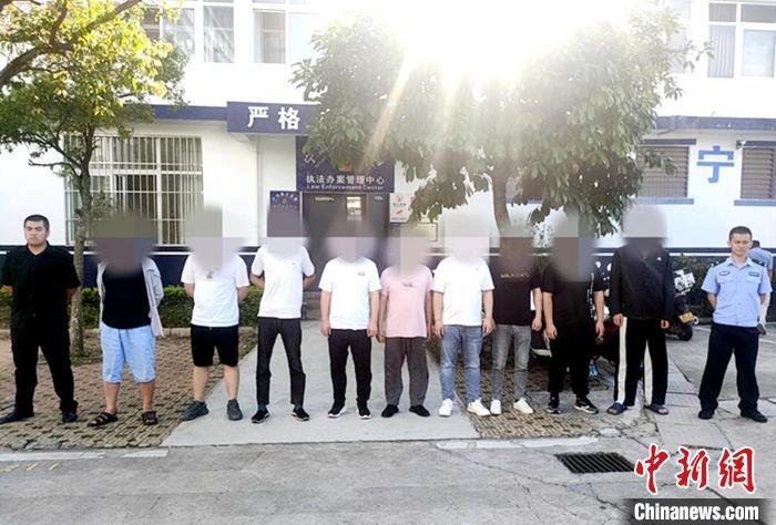 图为宁洱县公安局抓获犯罪嫌疑人。 宁洱县公安局供图