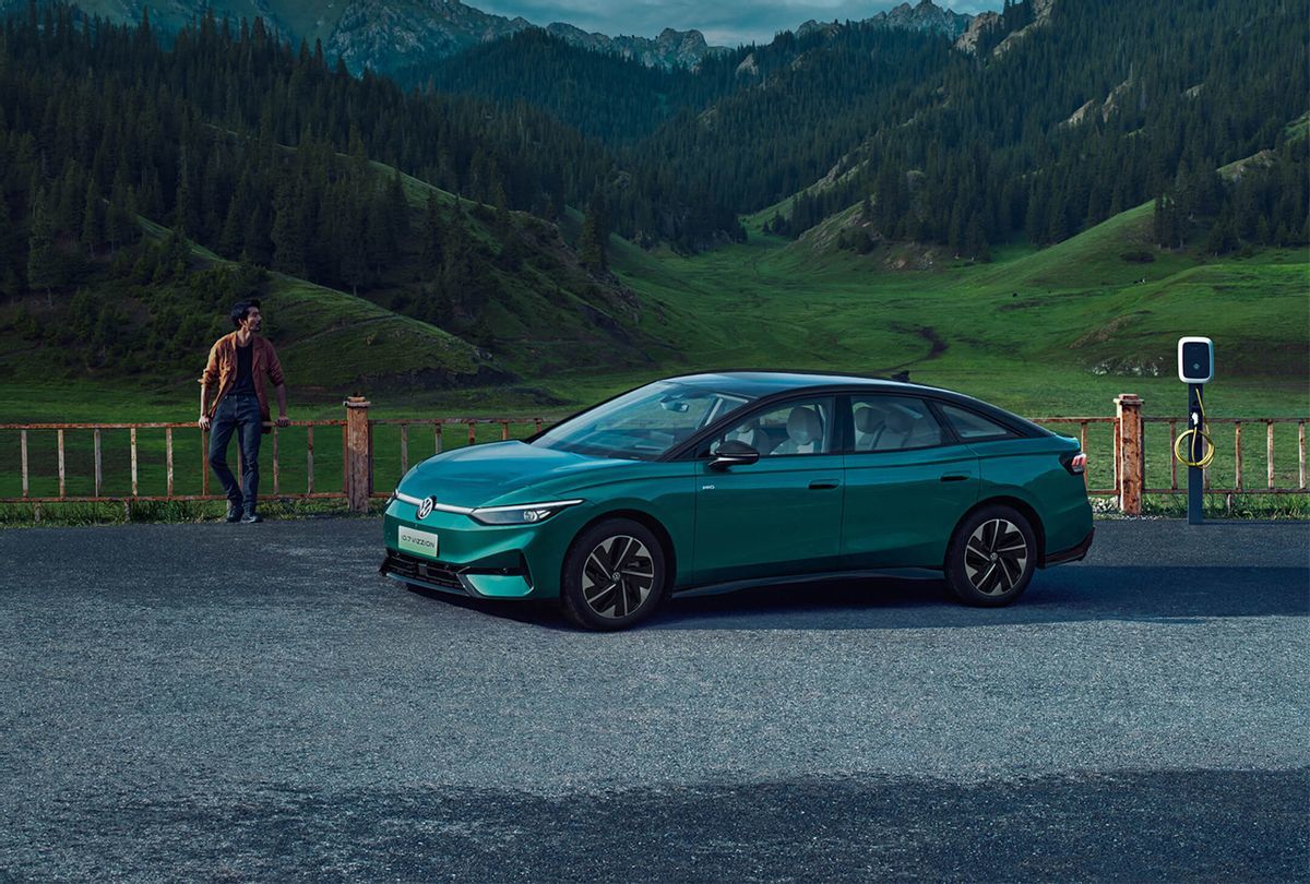 轴距比汉EV长,配置比Model 3高,大众ID.7 VIZZION哪款值得买?