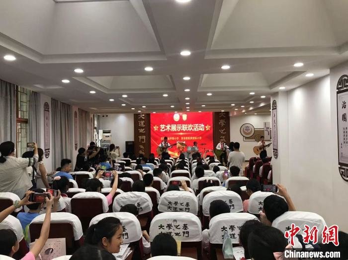 图为活动现场。 张伟 摄
