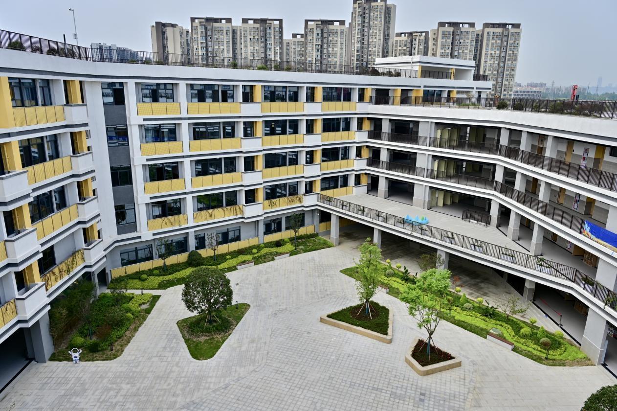 开门“迎新”!成都高新区再添新学校_凤凰网