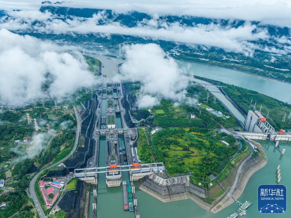 三峡船闸通航20年累计货运量达19.1亿吨_凤凰网资讯_凤凰网