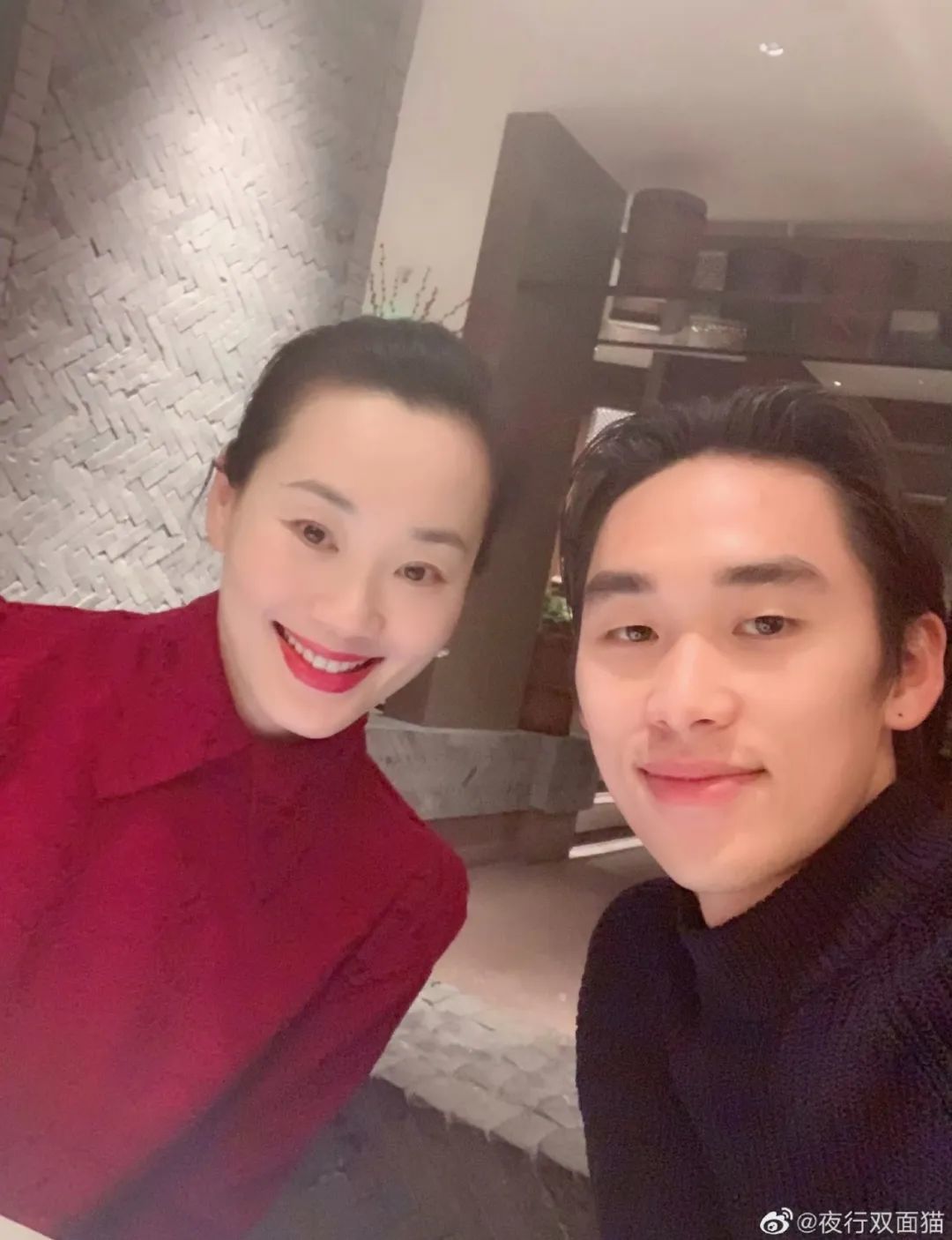 还记得林依轮的大儿子吗？爱情事业双丰收？