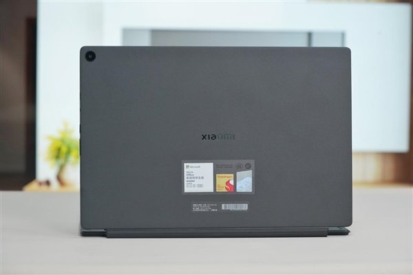 小米首款二合一笔记本!小米笔记本12.4图赏