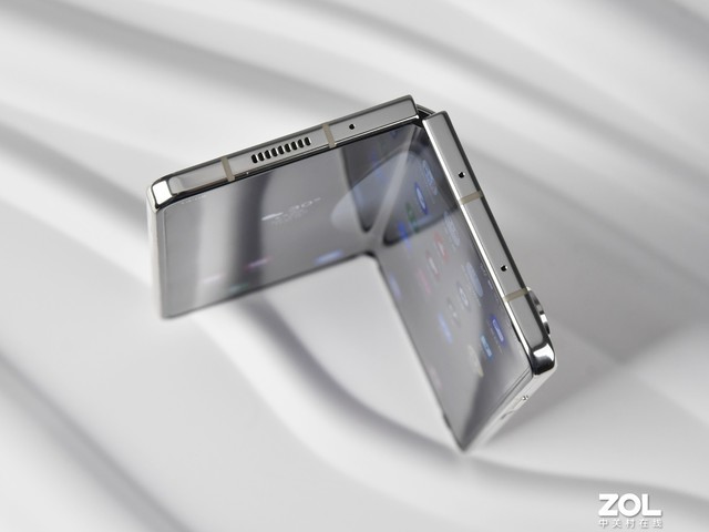 三星Galaxy Z Fold5全面评测 折叠先行者还能有什么新招?