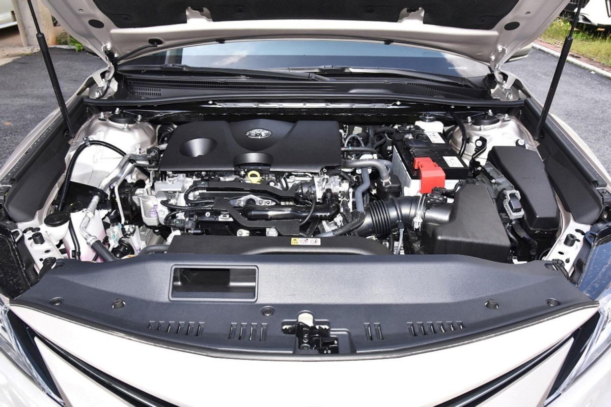 国货之光对比合资老将 全新红旗H5和丰田凯美瑞怎么选?