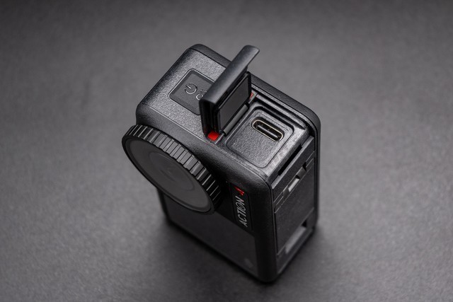 大疆Osmo Action 4运动相机评测:1/1.3英寸+18米裸机防水+耐低温长续航电池