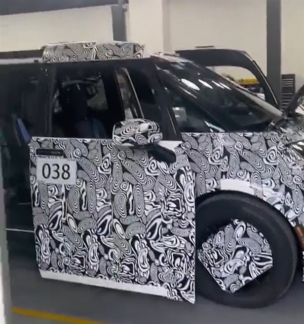 开创国内先河!极氪全新MPV首曝:电动对开侧滑门