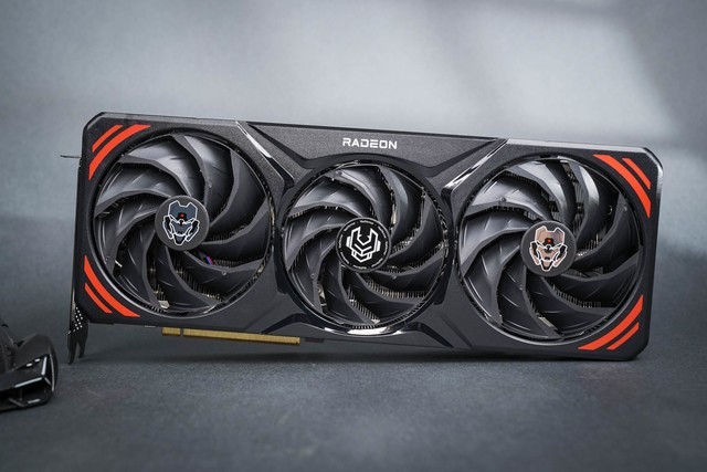 瀚铠RX 7700 XT合金Pro显卡评测 2K高帧性价比满满
