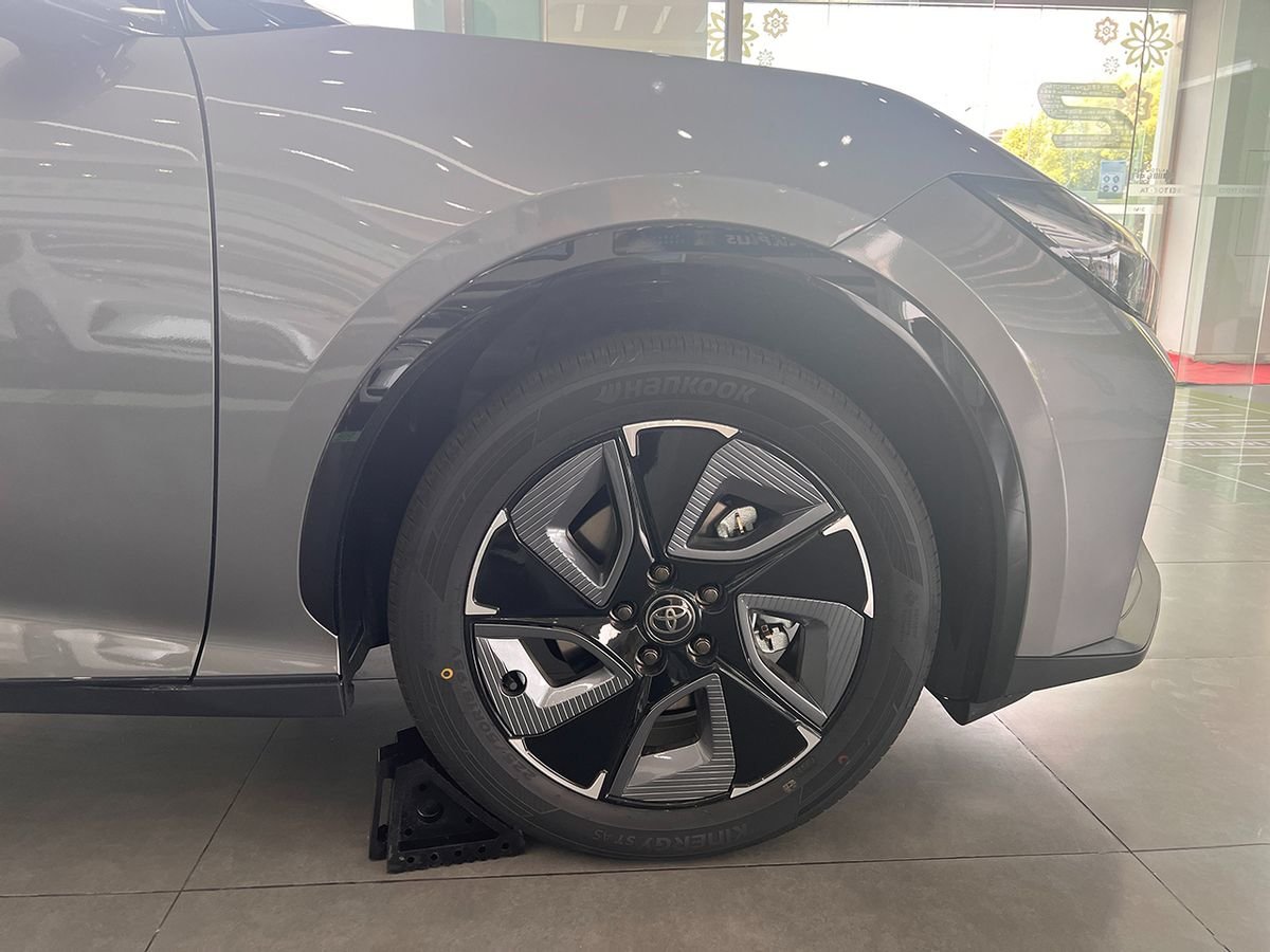 当燃油车霸主准备好好造一台电动车——丰田bZ3到店实拍