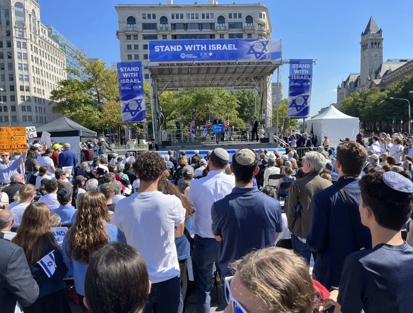 当地时间10月13日，数百人在华盛顿参加“支持以色列”集会。（图源：ABC7News）
