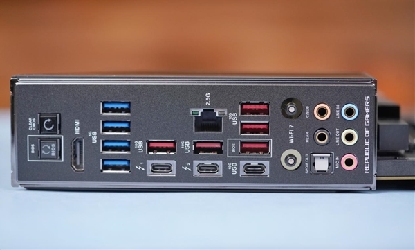 支持14代酷睿!ROG MAXIMUS Z790 DARK HERO主板图赏