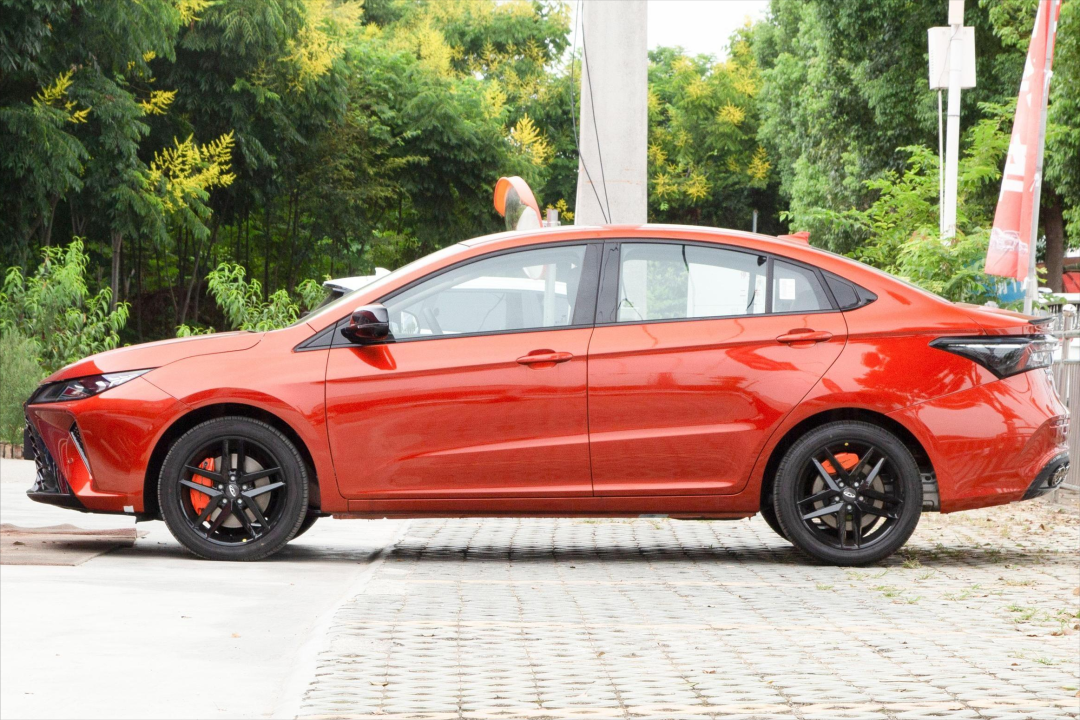 奇瑞官宣:全新"小钢炮"上市,6s破百,1.6t 7dct,仅9.