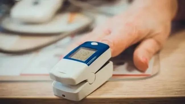 价格暴跌95% 囤N95和血氧仪的黄牛亏惨了