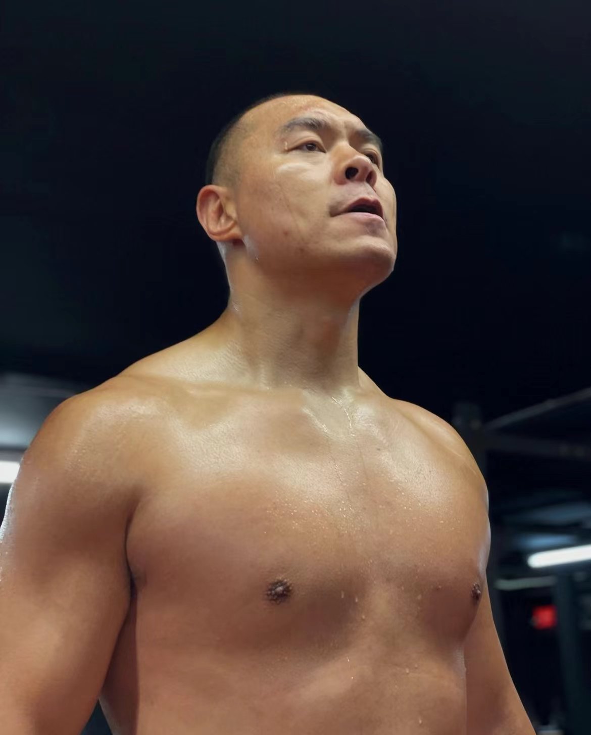 40岁的他，将挥出中国拳击的最重一拳