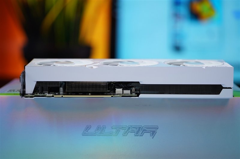 可能是3K价位最高颜值!七彩虹iGame RTX 4060 Ti Ultra W OC 8GB评测:性能不弱于RTX 3070
