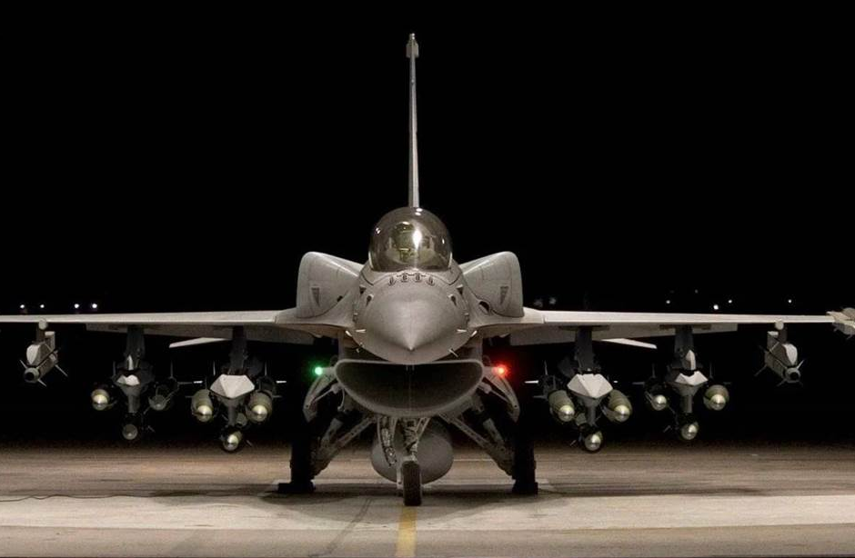 F-16V进行了全方位升级，相对以往型号，战力更强。