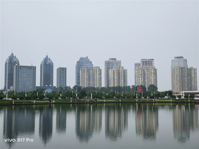 8mm机身以下我最能打!vivo S17 Pro评测:3499元轻薄手机之王