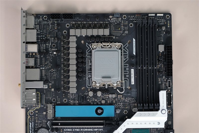 高颜值下更有非凡实力!ROG STRIX Z790-A GAMING WIFI D4吹雪主板评测:AI加持 13900KS轻松冲上6.2GHz