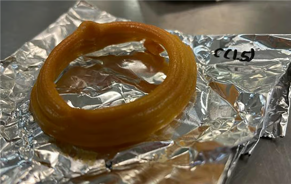 人造鱿鱼圈来了 新加坡团队实现纯素海鲜:3D打印就能生产