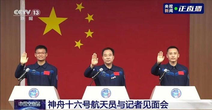 如何中文网站强化（36岁“生物系”太空人官宦背景曝出：请告诉孩子，念书才是最容易的路）教给了，