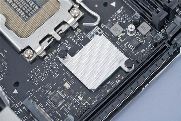 小主机选它没错!铭瑄终结者B760ITX D4 WIFI主板图赏