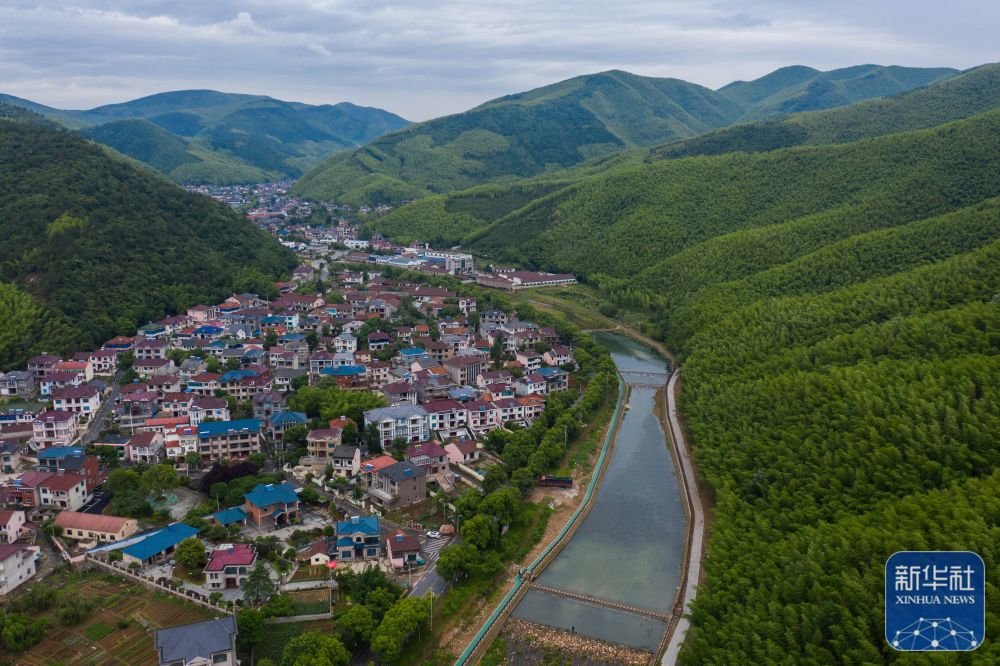 美丽乡村全景航拍图片