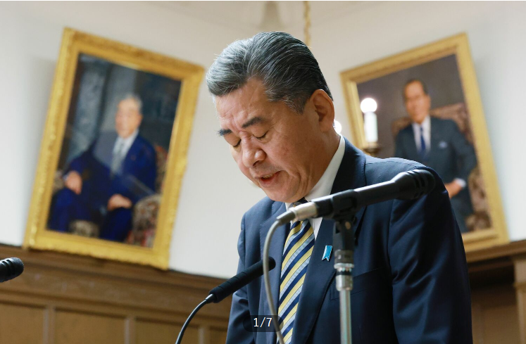 · 在国会面对批评的神田宪次。