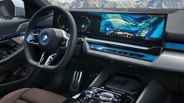 全新第八代!2024款宝马5系发布:首次电动化!前脸激进