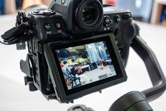 27999元的小“Z9” 尼康Z8全画幅相机新品成P&amp;E展会焦点