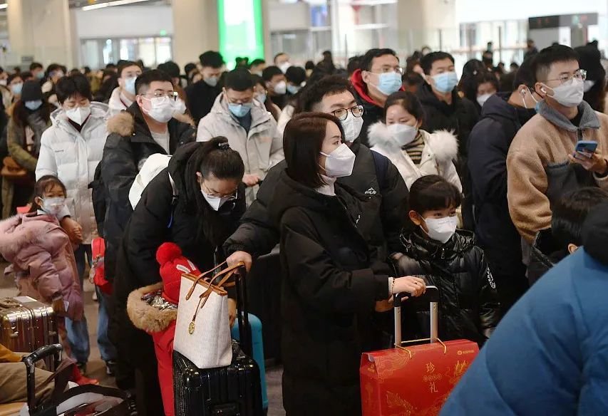 2023年1月18日,北京一火车站迎来首个春运高峰日 图/视觉中国