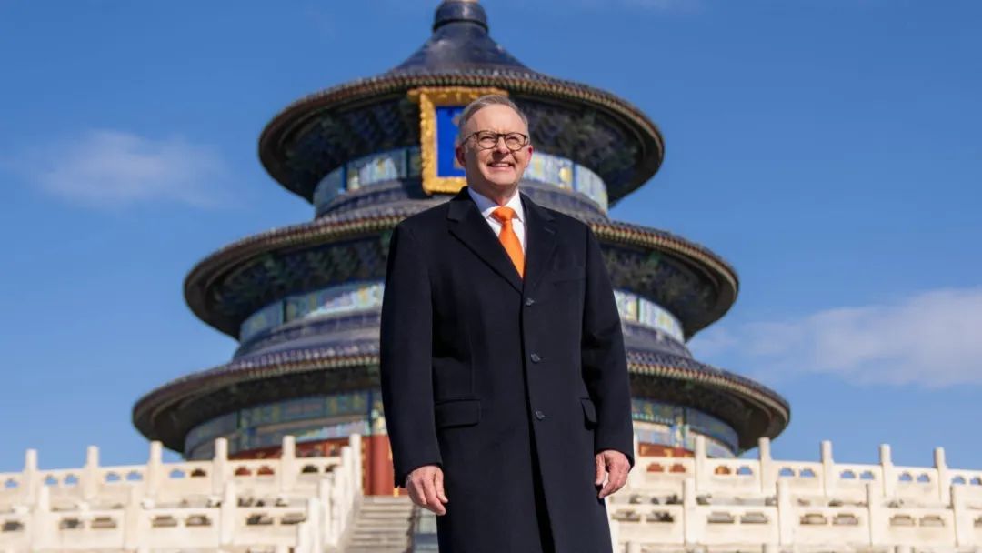 ▲11月6日，正在访问中国的澳大利亚总理阿尔巴尼斯在社交媒体X上发布了自己参观北京天坛的照片。