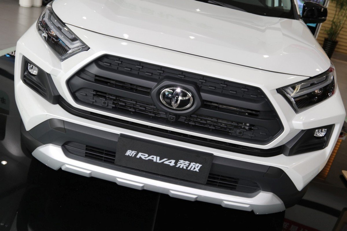 探店新RAV4荣放:全能超进化!北美探险版来了!玩的就是野!