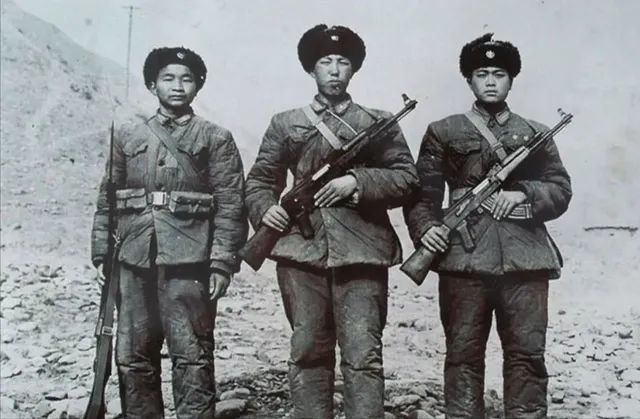 ▲庞国兴、冉福林和王世军三人拿下印军一个炮兵营