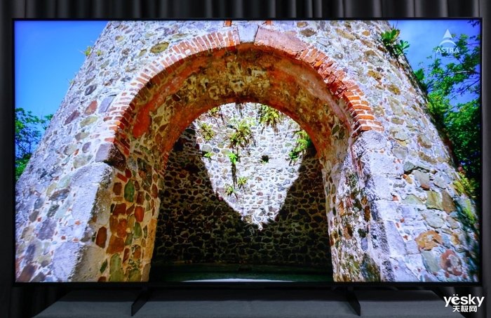 旗舰Mini LED电视守门员 85英寸TCL Q10H评测