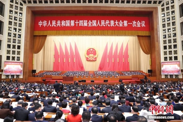 3月5日,第十四届全国人民代表大会第一次会议在北京人民大会堂开幕.