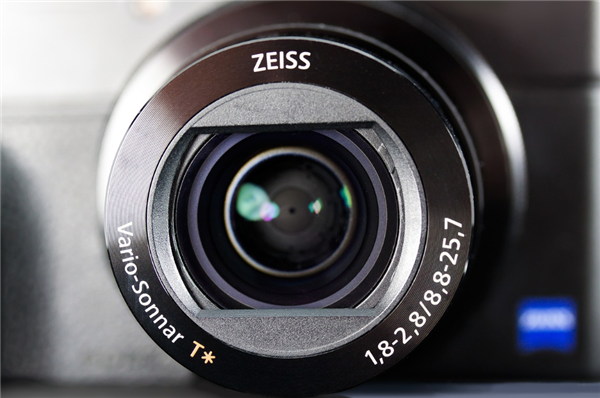 蔡司:线上卖的小乐圆镜片、智锐镜片未获授权 将追责