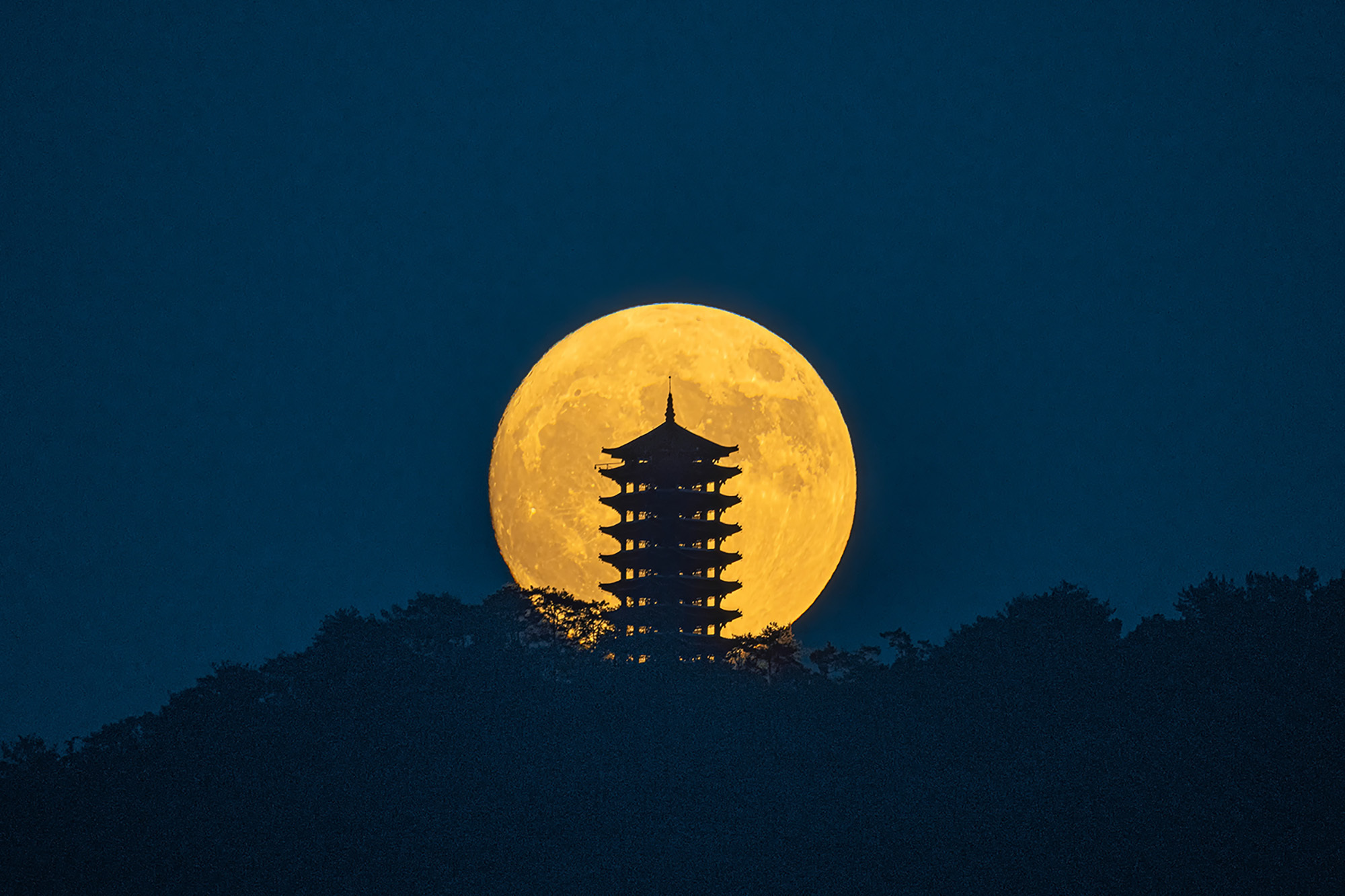 2023影像盘点 | 日月同辉—摄影师 张鑫_凤凰网资讯_凤凰网